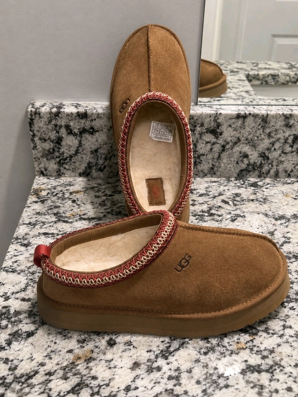 UGGS Tasman II Clogs With Red Trim 1143776K  YOUTH Size 6